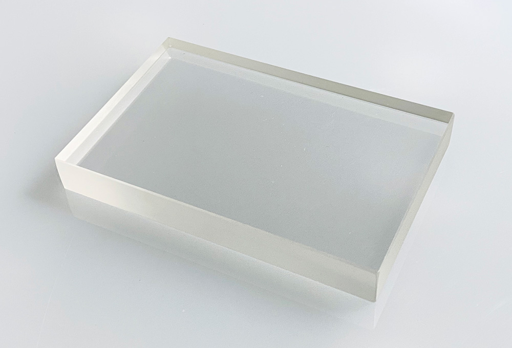 Large-scale transparent ceramics